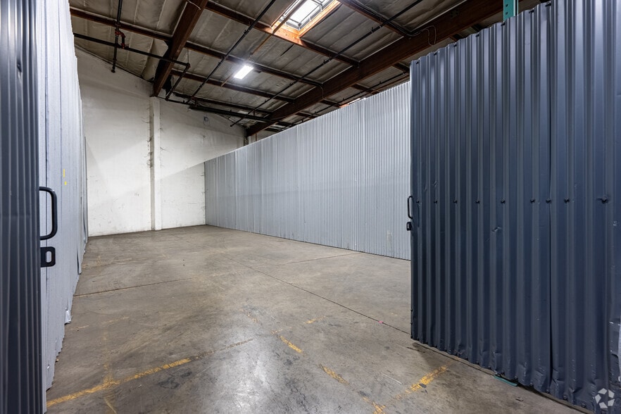 More Photos Of 5625 E Firestone Blvd, South Gate Warehouse For Lease