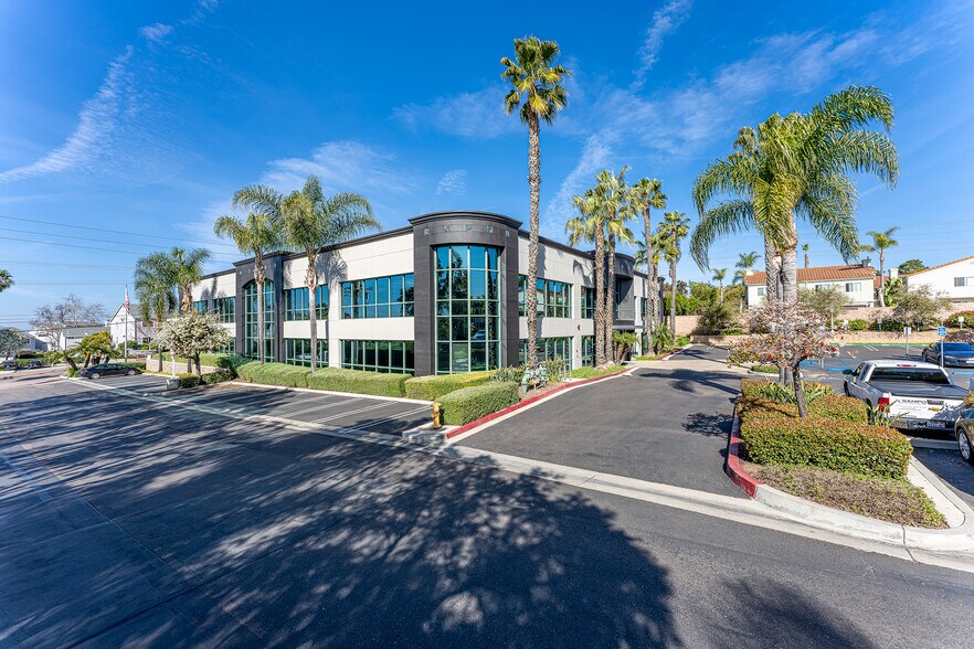 More Photos Of 171 Saxony Rd, Encinitas Medical For Lease
