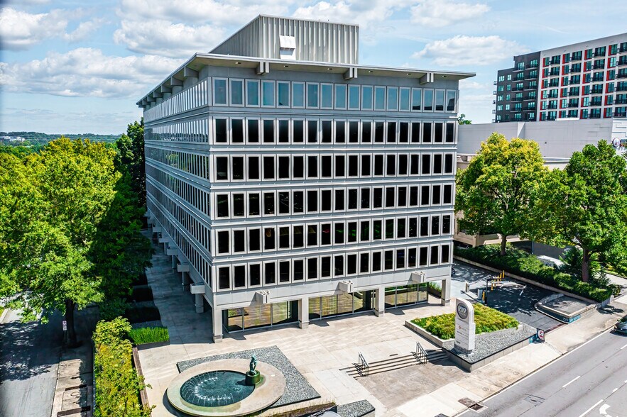More Photos Of 1819 Peachtree Rd, Atlanta Medical For Lease