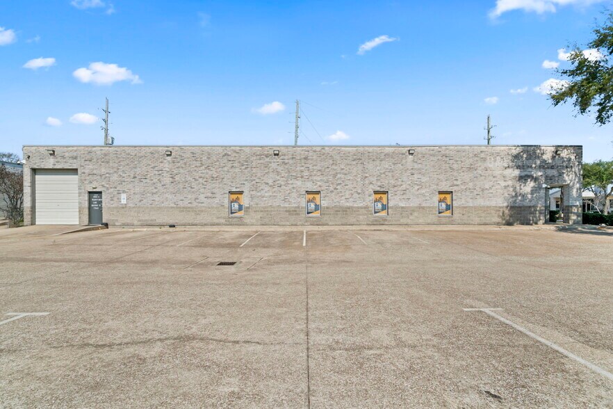 More Photos Of 3664 Walnut Bend Ln, Houston Office For Sale