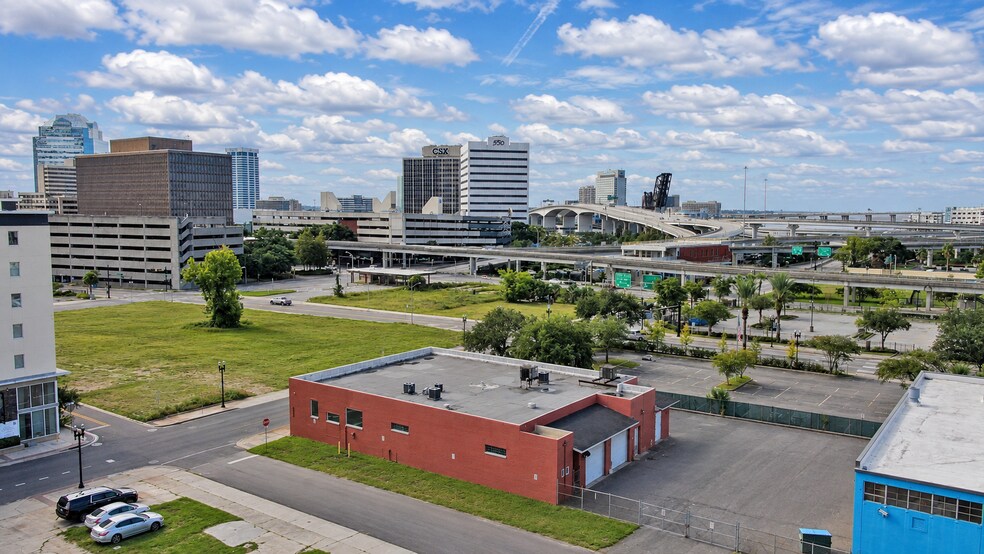 More Photos Of 122 Jefferson St, Jacksonville Office For Lease