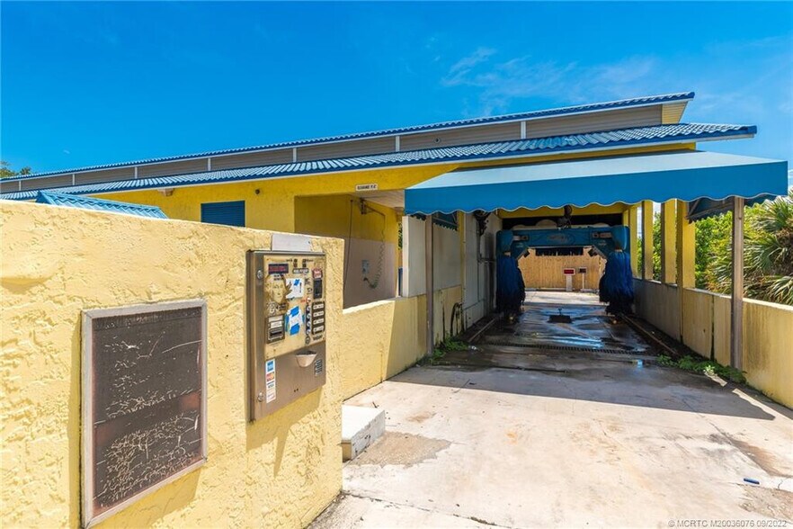 More Photos Of 1630 NE Jensen Beach Blvd, Jensen Beach Carwash For Sale