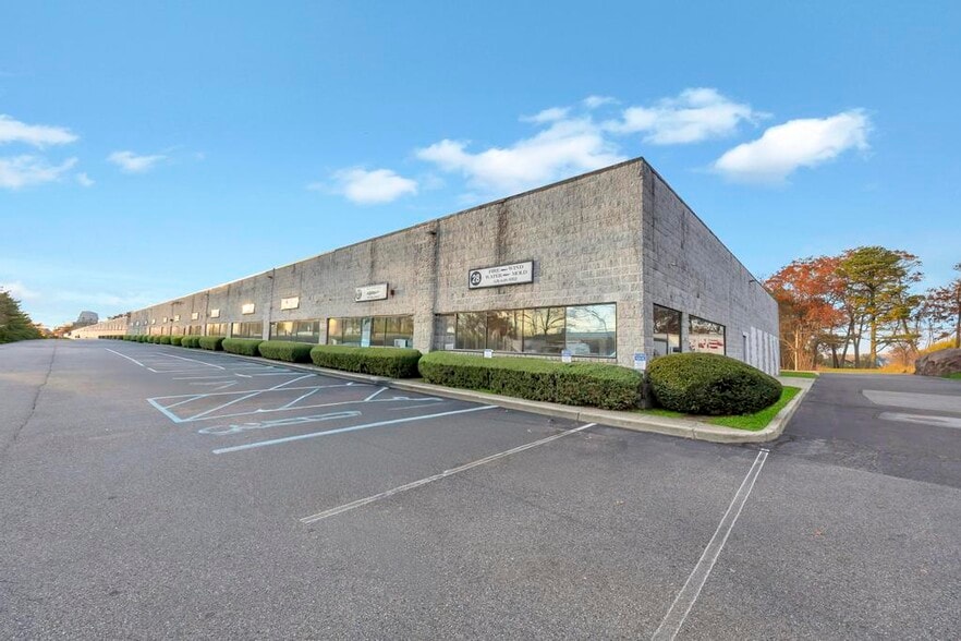 More Photos Of 2231 Fifth Ave, Ronkonkoma Warehouse For Sale