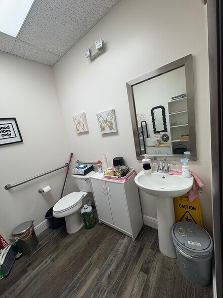 More Photos Of 12701 S John Young Pky, Orlando Unknown For Lease