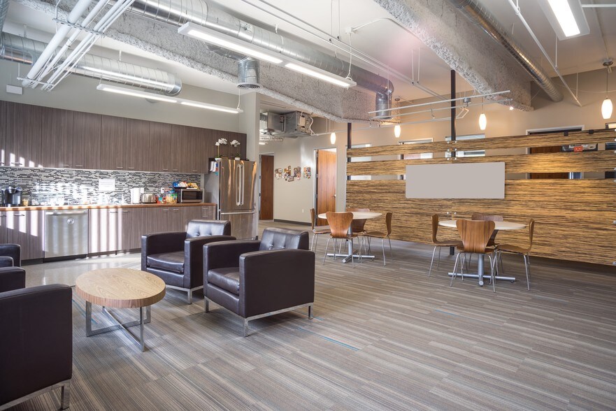 More Photos Of 12520 High Bluff Dr, San Diego Unknown For Lease