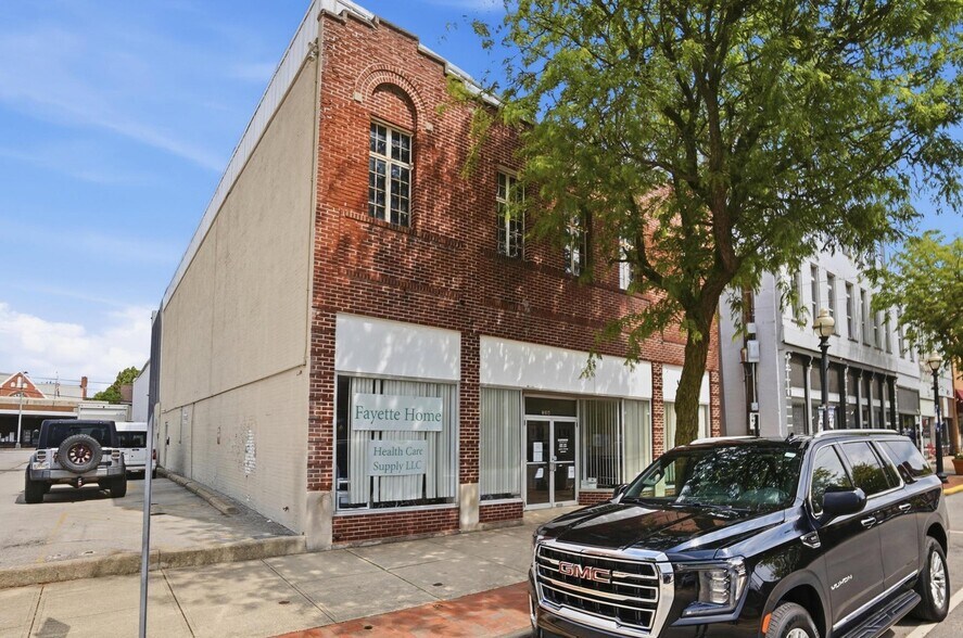 Primary Photo Of 134 W Court St, Washington Court House General Retail For Sale