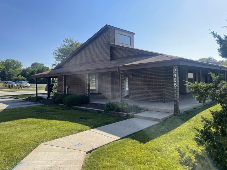 More Photos Of 2420 N Grandview Blvd, Waukesha Office For Lease