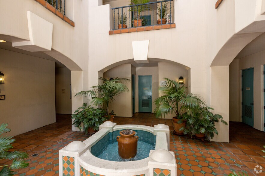 More Photos Of 550 Silver Spur Rd, Rancho Palos Verdes Office For Lease