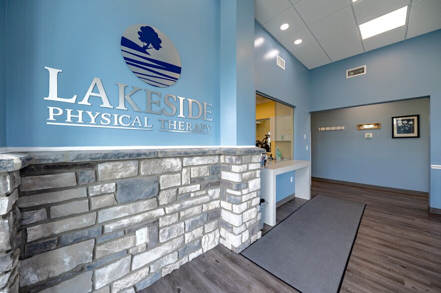 More Photos Of 74 Erin Dr, Morgantown Office For Sale