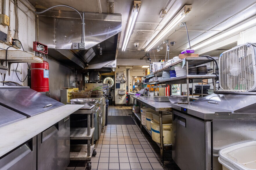 More Photos Of 101 Lovell Ave, Tybee Island Restaurant For Sale