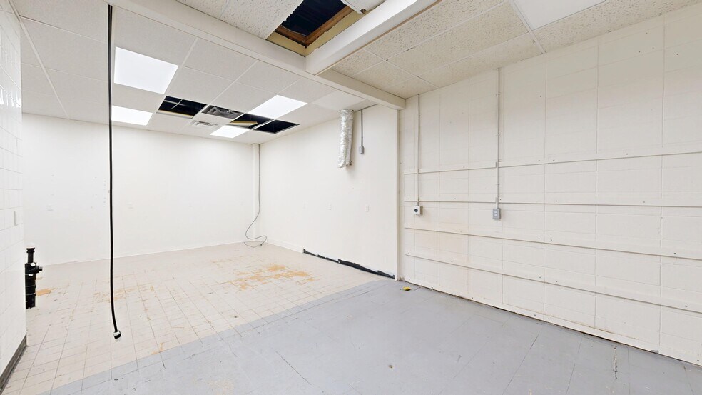 More Photos Of 4810 50 st, Stettler Flex For Lease