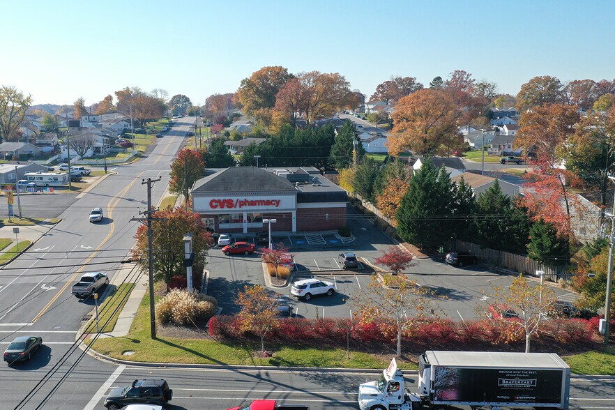 More Photos Of 2 Compass Rd, Essex Drugstore For Lease