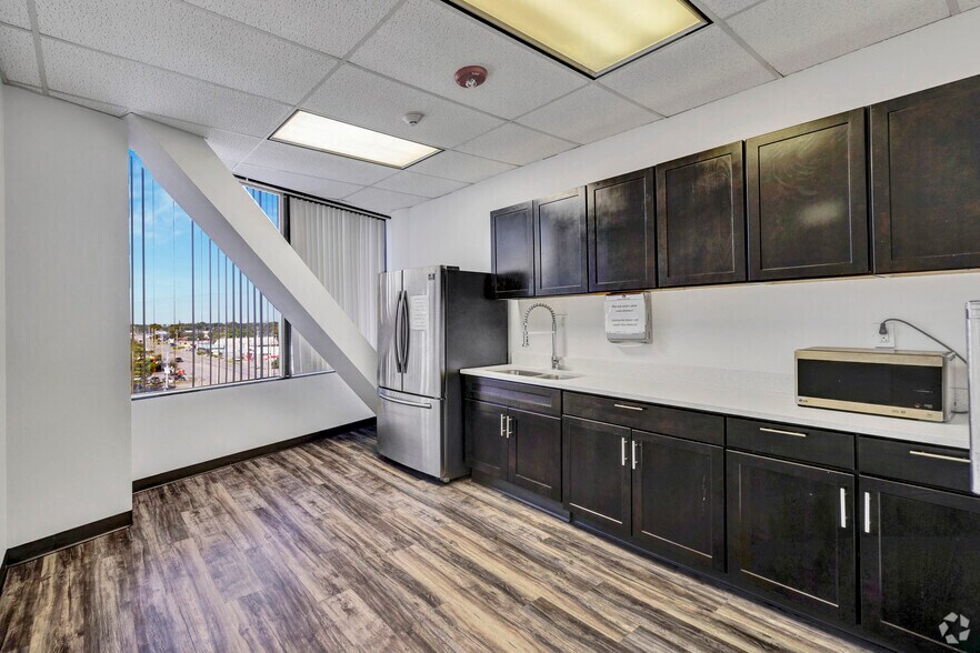 More Photos Of 213 W Southmore Ave, Pasadena Coworking Space