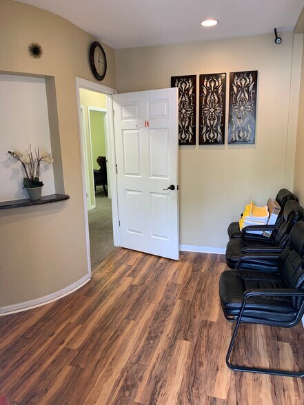 More Photos Of 3262 Cove Bend Dr, Lutz Office For Sale