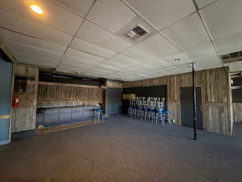 More Photos Of 115 E Naches Ave, Selah General Retail For Lease