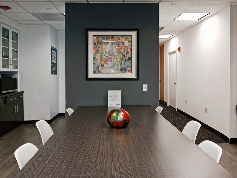 More Photos Of 20801 Biscayne Blvd, Aventura Coworking Space