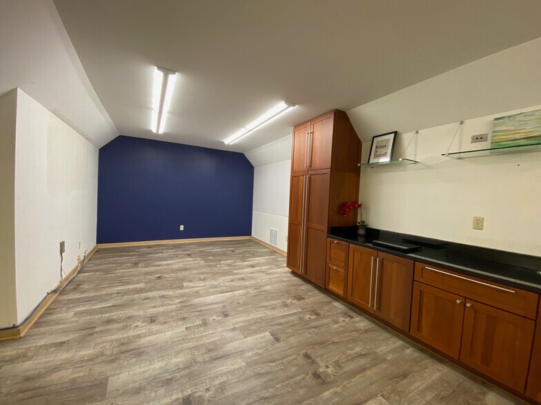 More Photos Of 841 S Cooper St, Memphis Office Residential For Lease