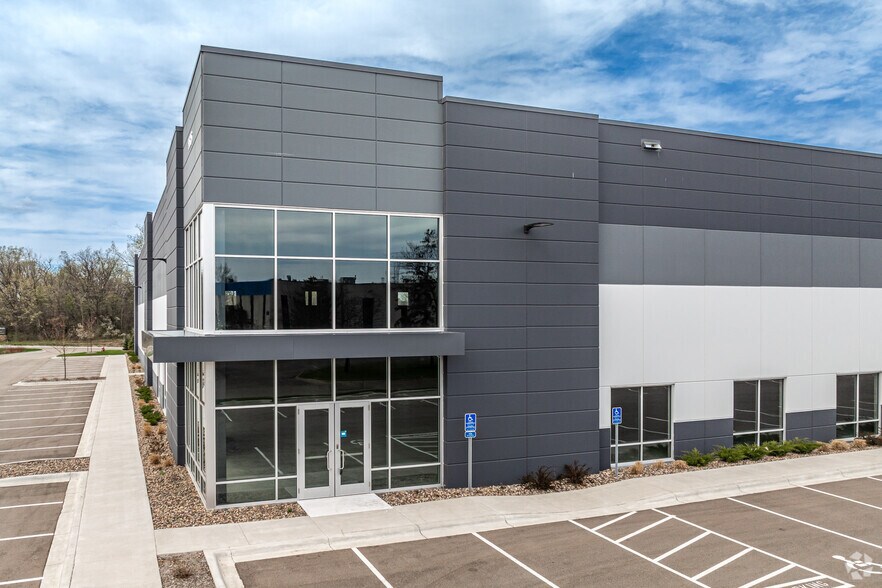 More Photos Of 9525 E River Rd, Coon Rapids Distribution For Lease