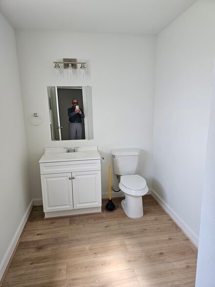 More Photos Of 1301 Avenue H, Freeport Medical For Sale