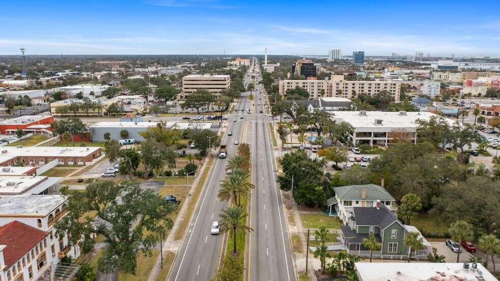 More Photos Of 339 S Ridgewood Ave, Daytona Beach Office Residential For Sale