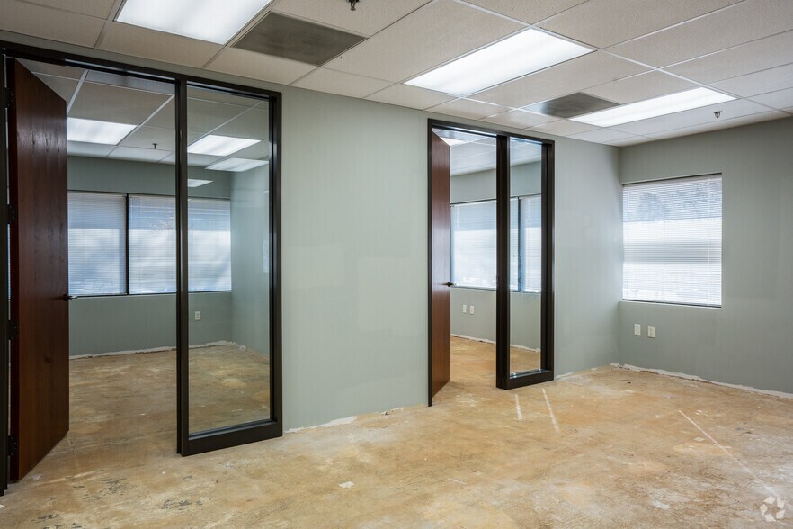 More Photos Of 2809 Emerywood Pky, Richmond Office For Lease