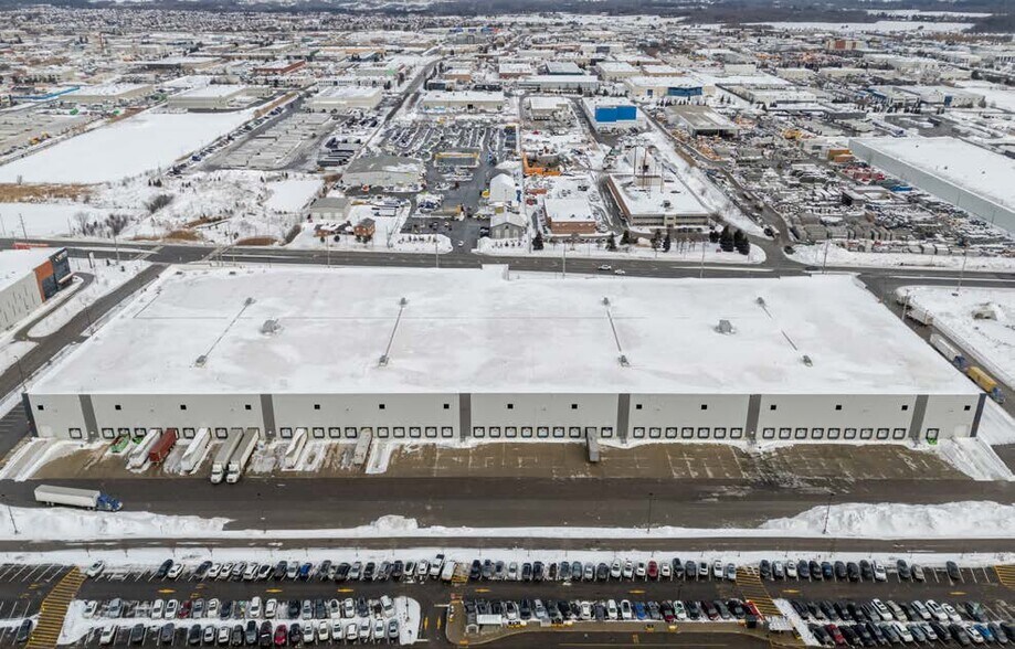 More Photos Of 12714 Coleraine Dr, Bolton Distribution For Lease