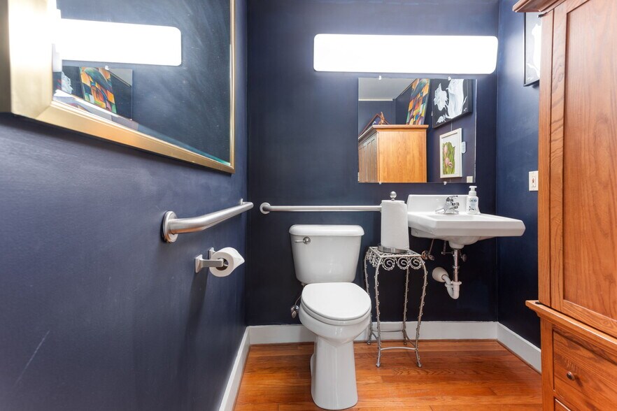 More Photos Of 1911 Margaret St, Winston-Salem General Retail For Sale