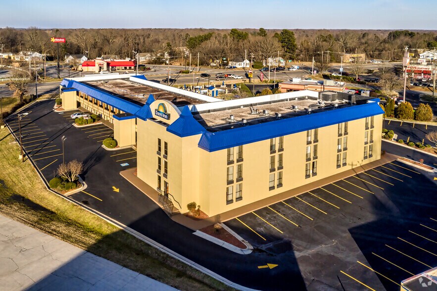 More Photos Of 10002 S Main St, Archdale Hotel For Sale