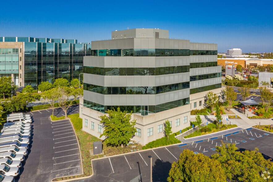 More Photos Of 999 Baker Way, San Mateo Research And Development For Lease