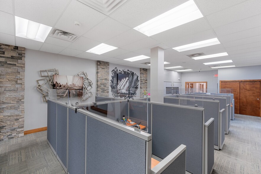 More Photos Of 1710 Union Blvd, Allentown Bank For Sale