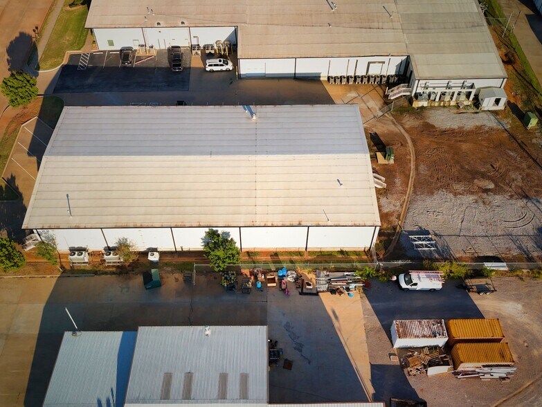 More Photos Of 400 Westland dr, Edmond Manufacturing For Sale