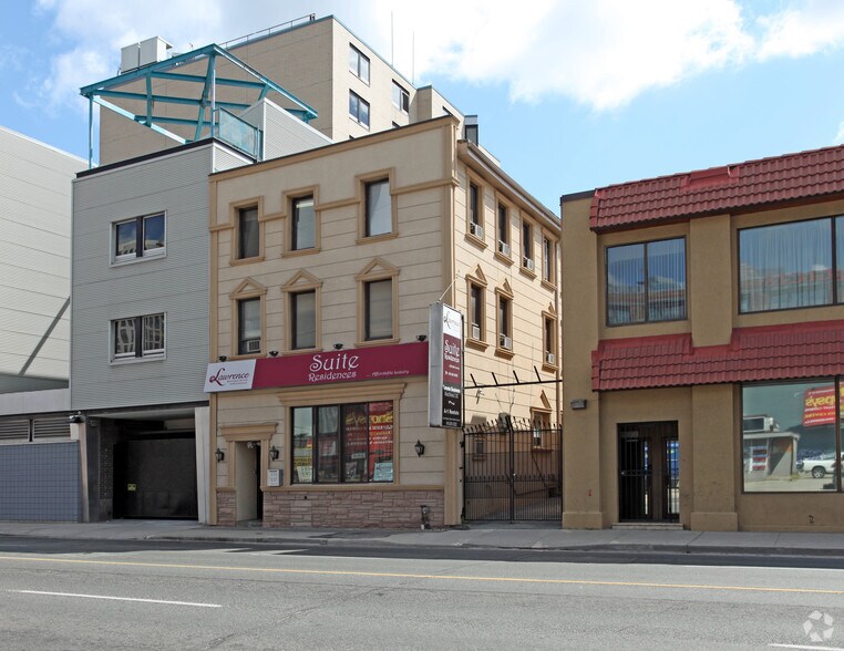 Primary Photo Of 137 Jarvis St, Toronto Hotel For Sale