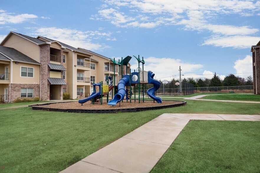 More Photos Of 2410 W Jack Finney Blvd, Greenville Apartments For Sale