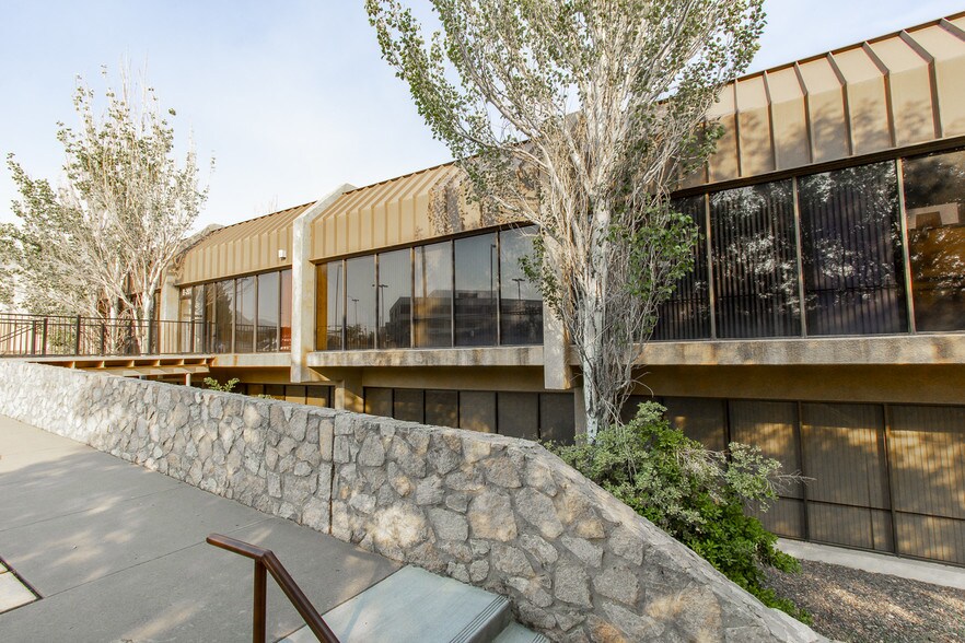 More Photos Of 4171 N Mesa St, El Paso Office For Sale