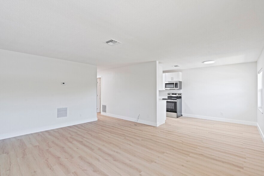 More Photos Of 1150 Carlton Ct, Fort Pierce Apartments For Sale