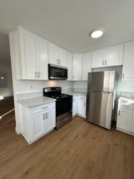 More Photos Of 2226 Voorhees Ave, Redondo Beach Apartments For Sale