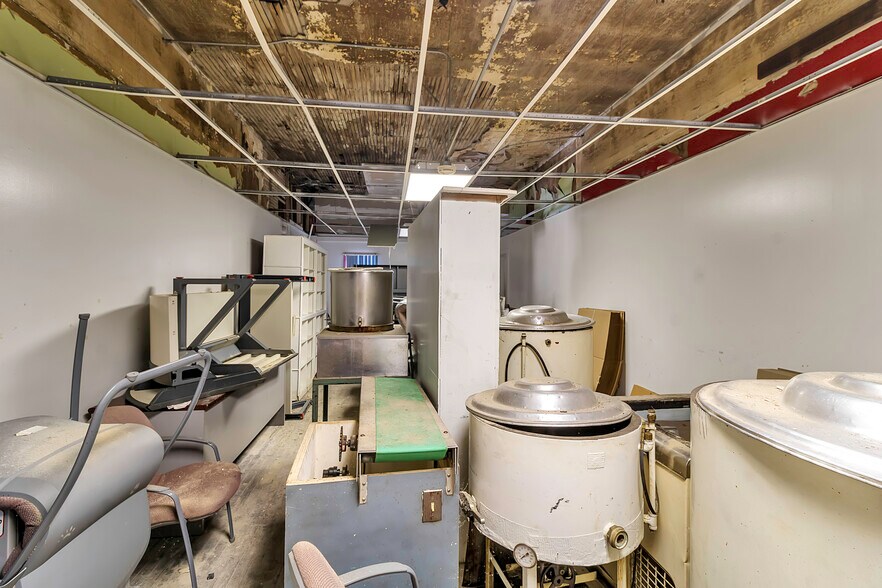 More Photos Of 2302 Main St, Buffalo Storefront Retail Residential For Sale