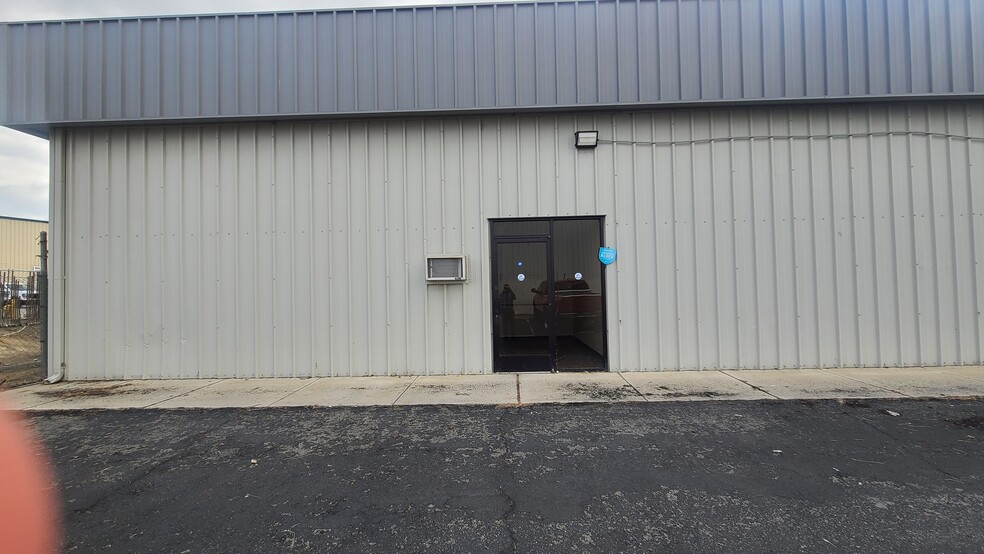 Primary Photo Of 2920 Landco Rd, Bakersfield Light Manufacturing For Lease