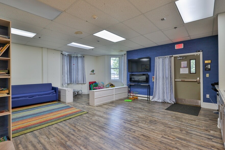 More Photos Of 541 Seneca St, Fountain Hill Healthcare For Sale
