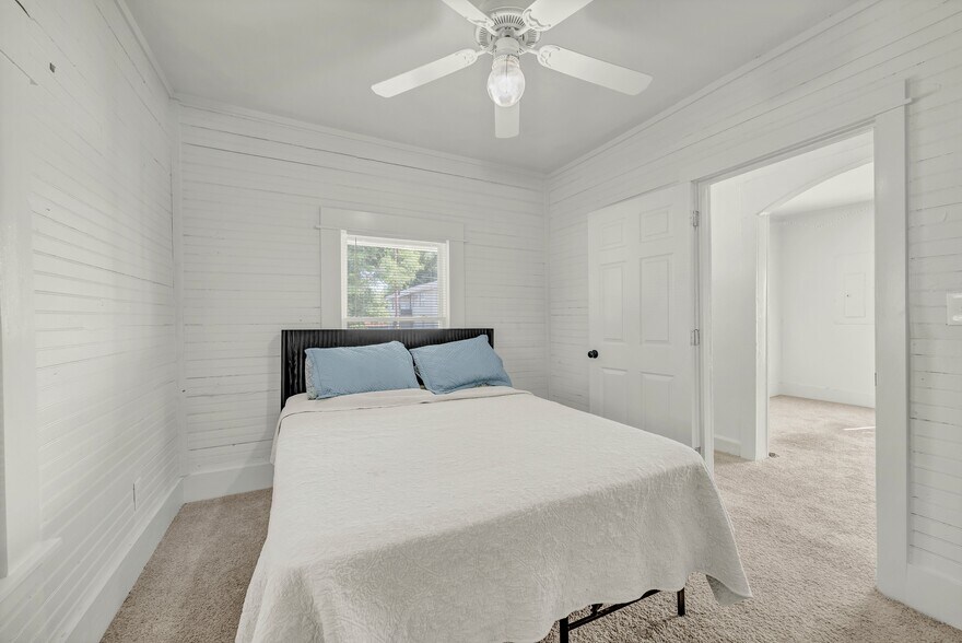 More Photos Of 1206 Dawson St, Wilmington Office Residential For Sale