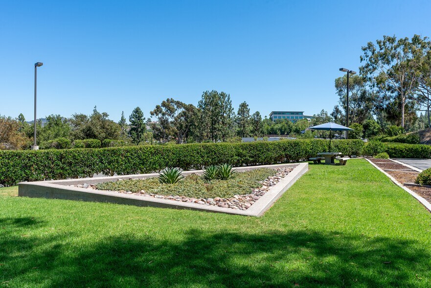 More Photos Of 11545 W Bernardo Ct, San Diego Office For Sale