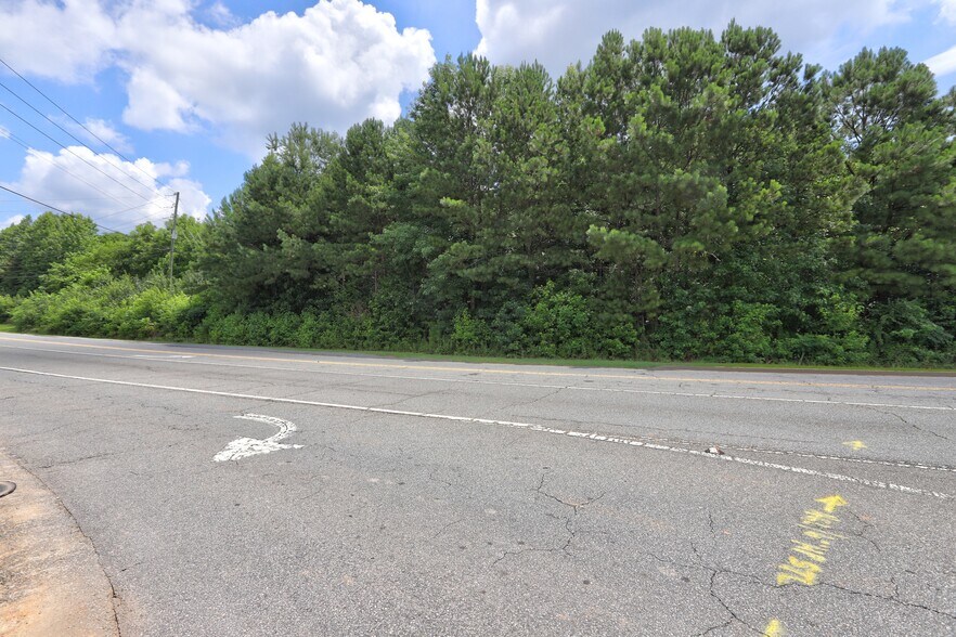 More Photos Of 1299 W Wylie Bridge Rd, Woodstock Land For Lease