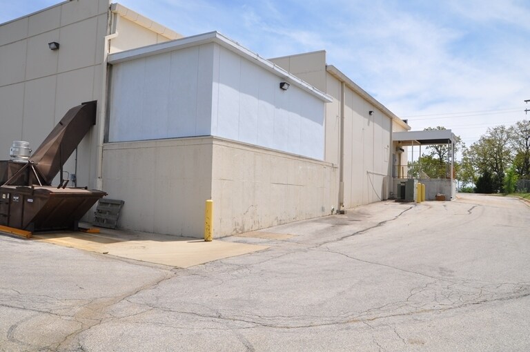 More Photos Of 8845 N State Highway 5, Camdenton Freestanding For Sale