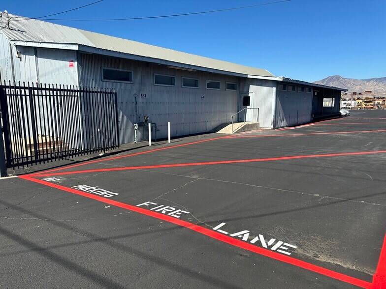 Primary Photo Of 1711 E Colton Ave, Redlands Unknown For Lease