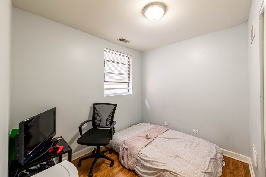 More Photos Of 7314-7322 N Winchester Ave, Chicago Apartments For Sale