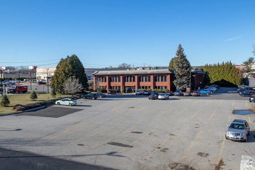 More Photos Of 35 Sockanosset Cross Rd, Cranston Medical For Lease