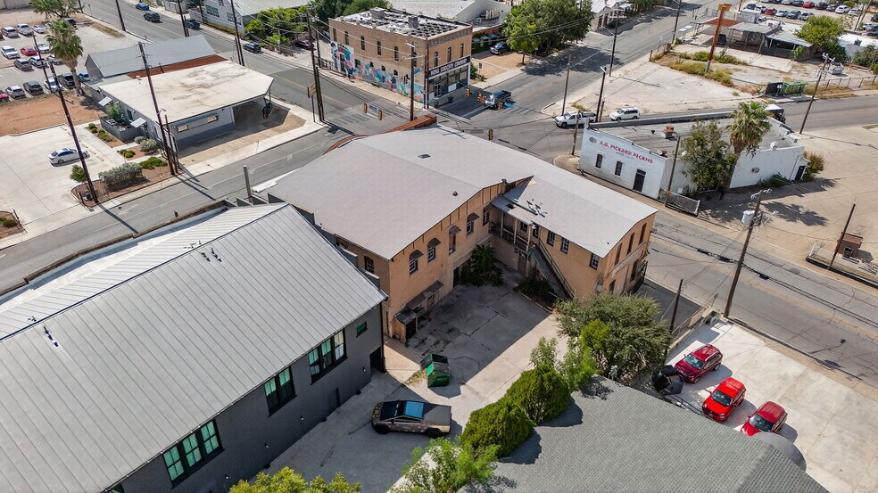 More Photos Of 1425 S Flores St, San Antonio General Retail For Sale
