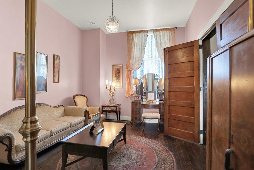More Photos Of 111 S Walnut St, Edinburgh Theater Concert Hall For Sale