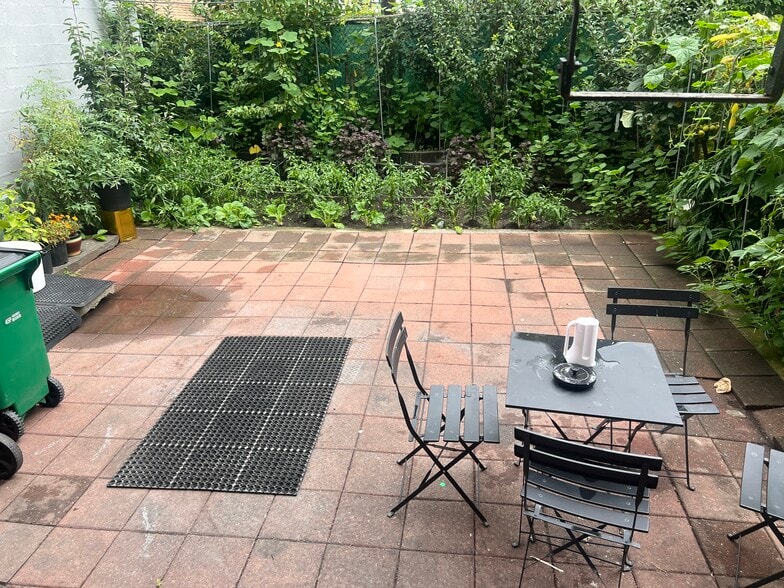 More Photos Of 676 Manhattan Ave, Brooklyn Apartments For Lease