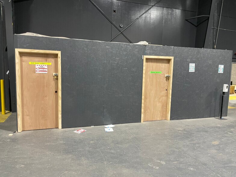 More Photos Of 4865 Arthur Kill Rd, Staten Island Warehouse For Lease